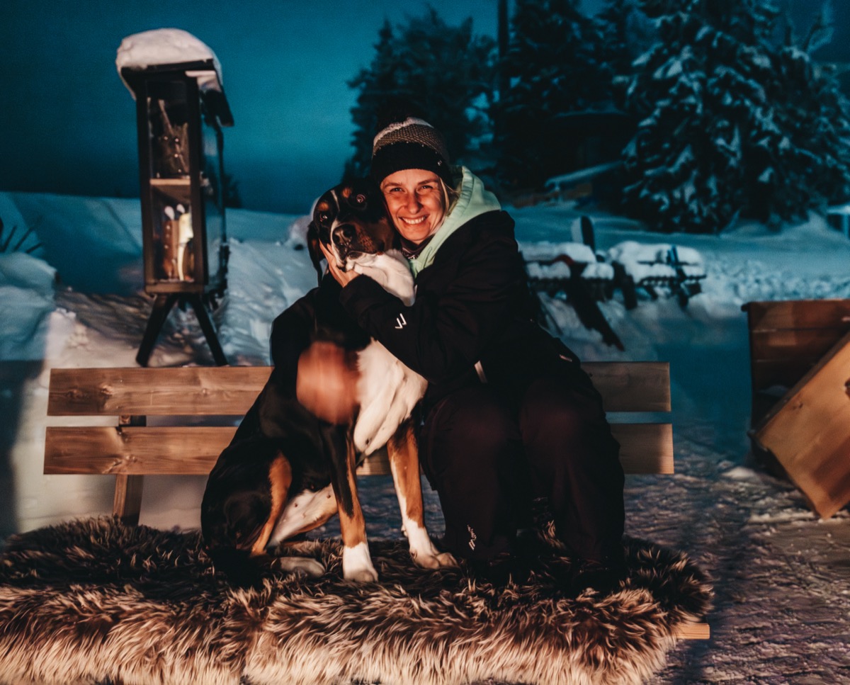 Nadine mit Hund an der Ötzibar